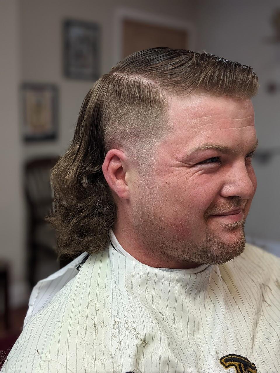 Men's haircut by Gus Hill